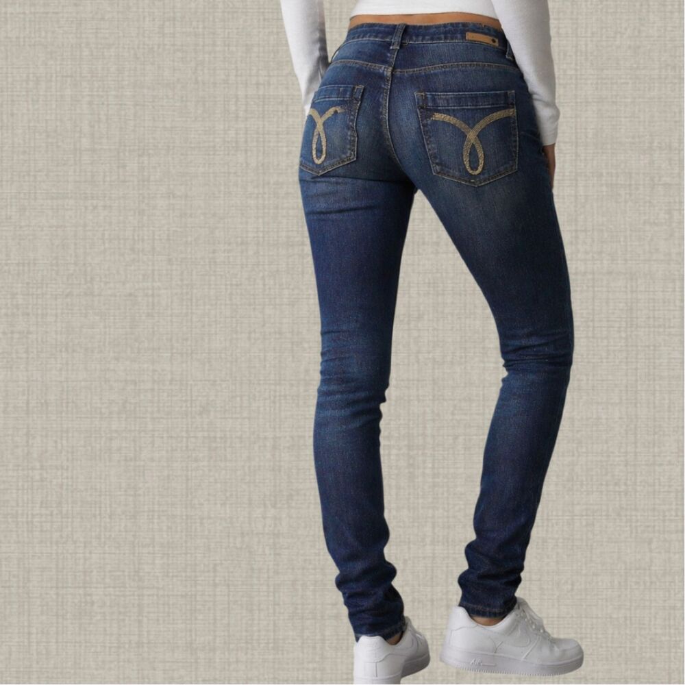 Calvin Klein Women’s Skinny Jeans – Size 29 – Embroidered Back Pockets